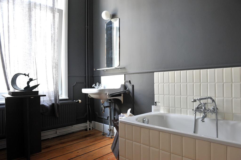Sgt.Pepper'S Bnb Ixelles Room photo